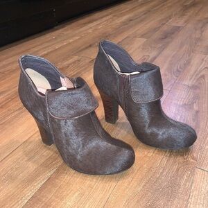 FOSSIL Brown Calf Hair Ankle Booties | Size 6